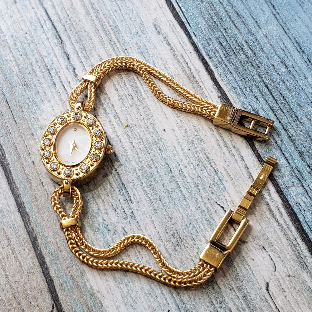 Avon Analog watch. - Picture 8 of 15